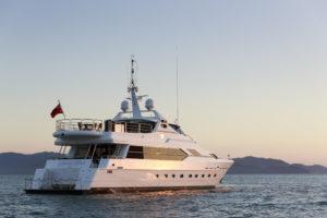tailored luxury yacht cruise great barrier reef