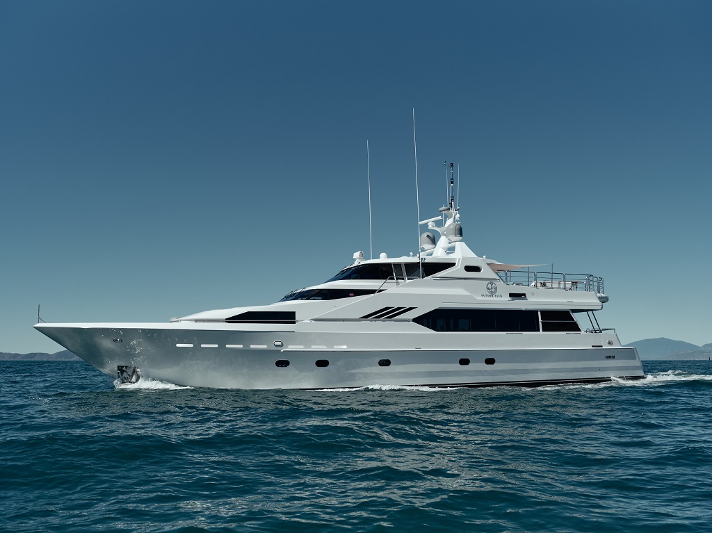 Get the Ultimate Port Douglas Luxury Yacht Charter Experience in 72 Hours